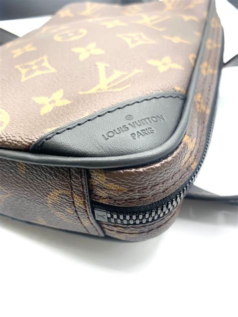 bolso cruzado hombre louis vuitton|black crossbody gucci.